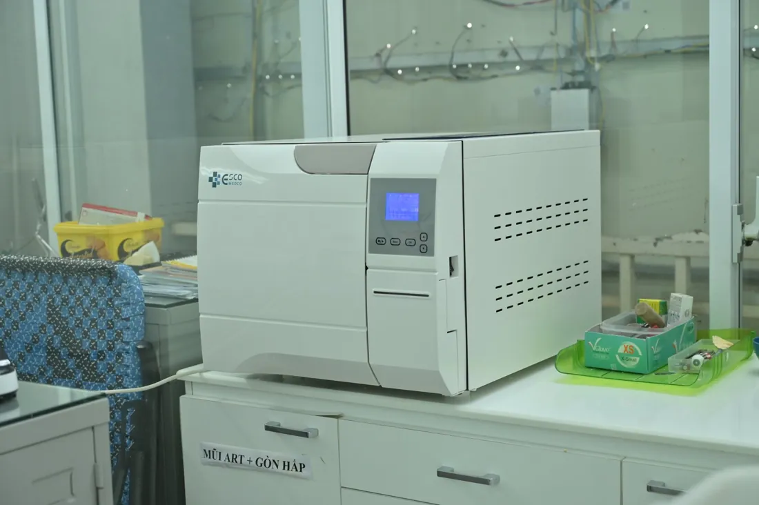 Thiết bị hỗ trợ thủ thuật và vô trùng